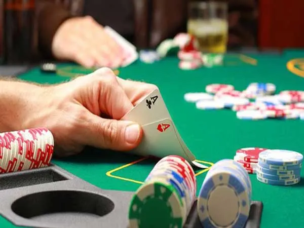 Poker là gì? Giải đáp mọi thắc mắc về poker